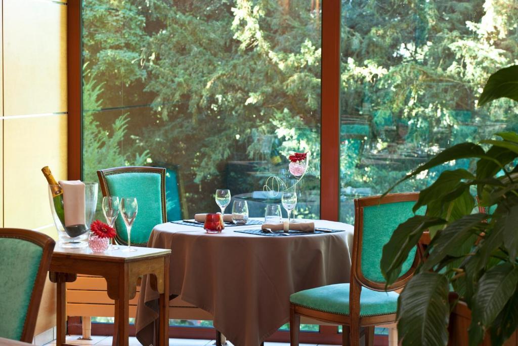 Logis Hostellerie La Chaumiere Arsonval Exterior foto